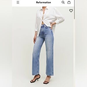 Reformation Wilder High Rise Wide Leg
Cropped Jeans size 26 excellent condition